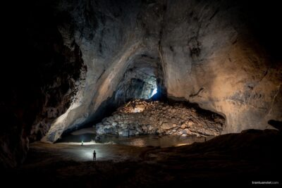 Inside Hang En Cave 2023
