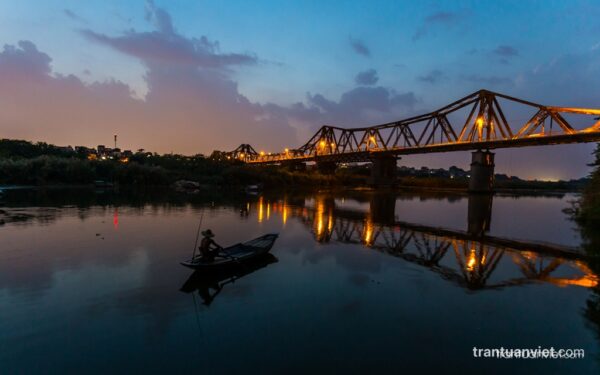 Sunset in Long Bien bridge, Hanoi, Vietnam