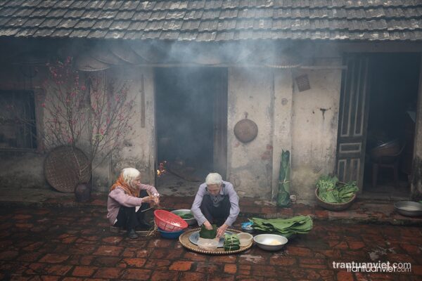 Preparing Chung cake for Tet, Duong Lam, Vietnam